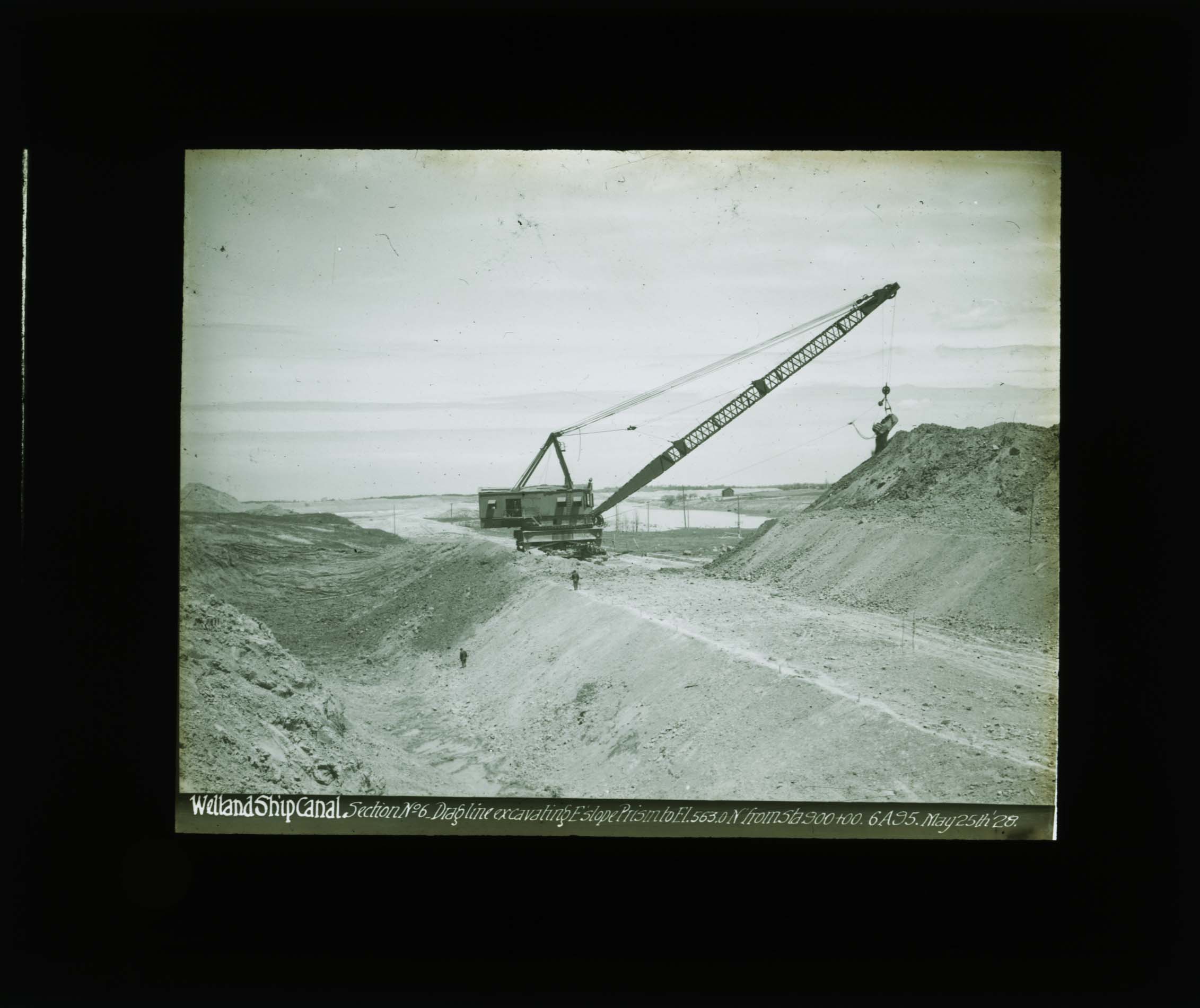 Section no.6 dragline excavating E’ slope prism